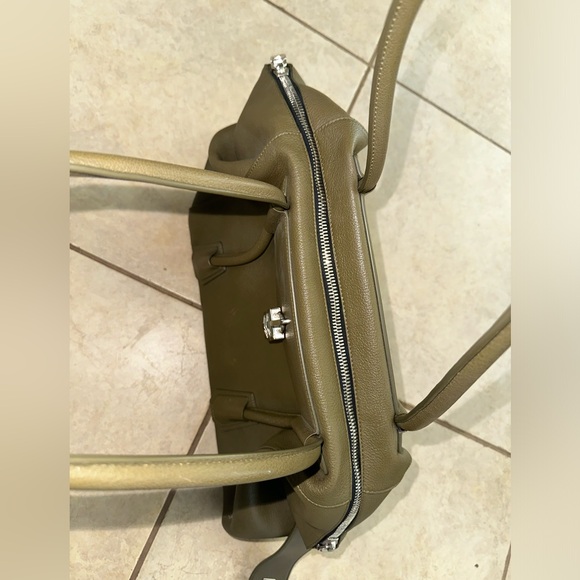 Givenchy tote - Picture 9 of 10